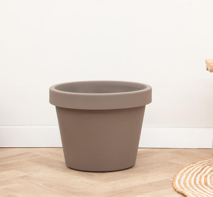 Lira Tortora pot in bohemian interieur